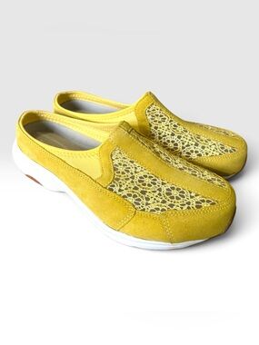 Easy Spirit Estravellace Mustard Yellow Lace Clogs Size 7.5 Wide
